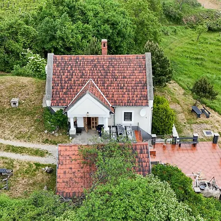 Borospince Vendeghaz Ferienhaus *